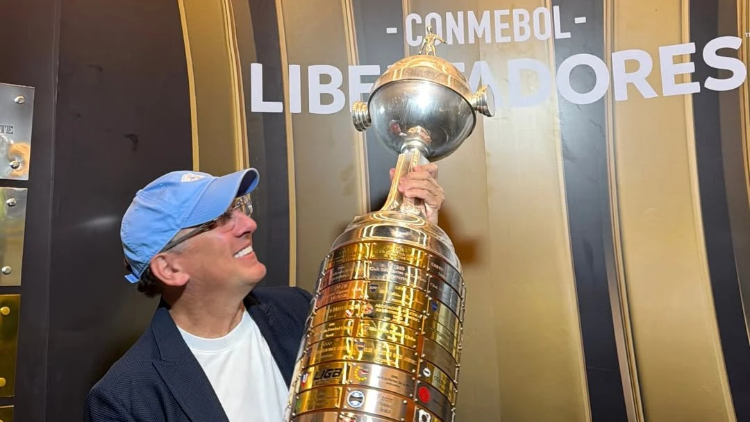 John Textor avalia permanência de Tite no Botafogo em caso de retorno ao comando da SAF