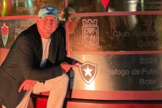 John Textor reafirma controle do Botafogo em evento da Libertadores no Rio