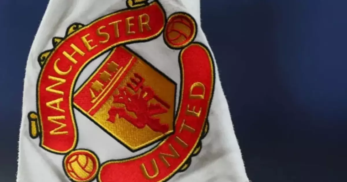 Joia da base do Manchester United solicita rescisão de contrato aos 15 anos