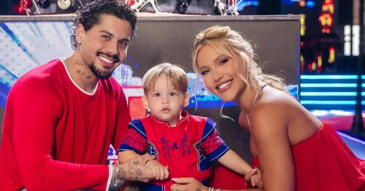 José Leonardo, filho de Virgínia e Zé Felipe, atrai olhares em show de Leonardo