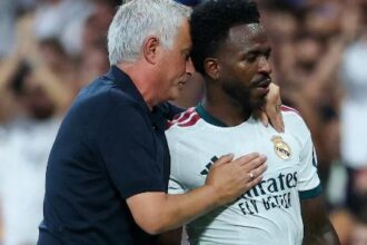 José Mourinho exalta evolução física de Vini Jr. no Real Madrid