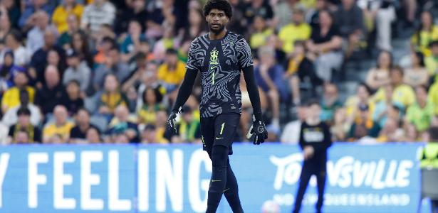 Juca Kfouri questiona desempenho de Hugo Souza e pede novas oportunidades no gol