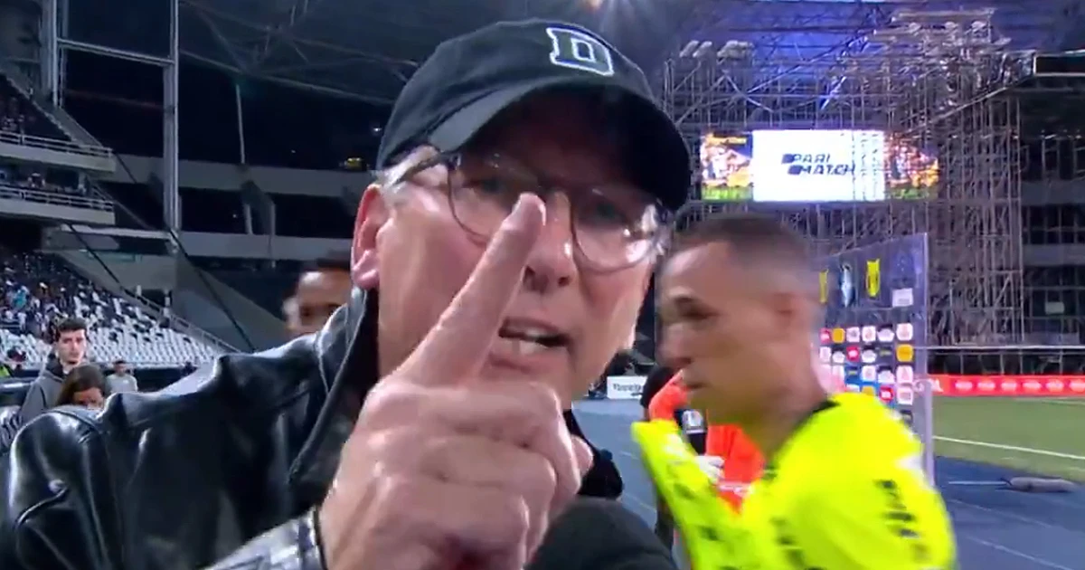 Justiça determina indenização de John Textor a árbitro de vídeo após polêmica em jogo do Botafogo