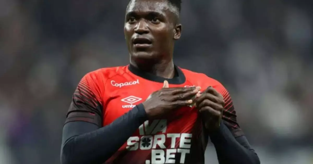 Kevin Viveros persegue recorde pessoal de gols pelo Athletico-pr