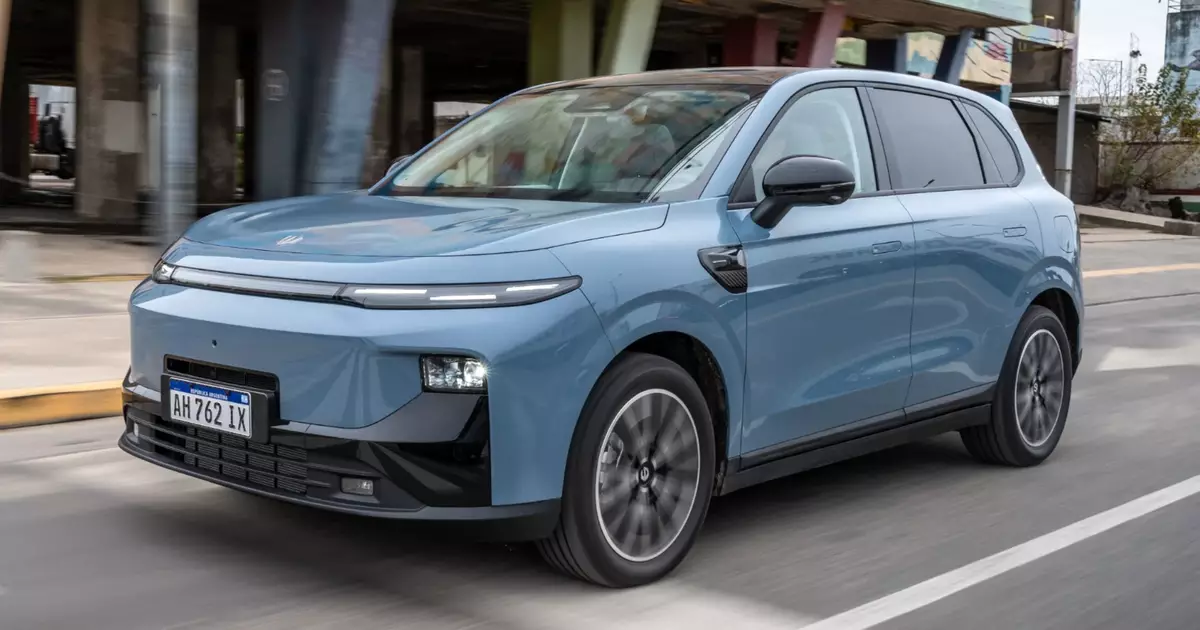 Leapmotor B10 ganha versão com extensor de autonomia para o mercado brasileiro