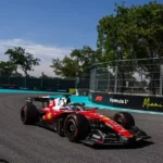 Leclerc avalia concorrência e mantém sigilo sobre motor da Ferrari para o GP do Azerbaijão