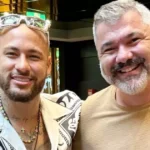 Leo Reis: o professor de inglês que conquistou celebridades e o mundo do futebol