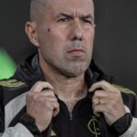 Leonardo Jardim pede cautela ao Flamengo após assumir a liderança do Brasileirão