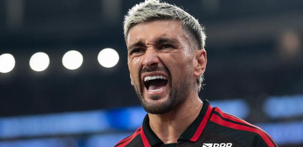 Lesão de Arrascaeta reacende debate sobre calendário e riscos da data Fifa