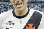 Lescano celebra estreia vitoriosa do Vasco contra o Grêmio