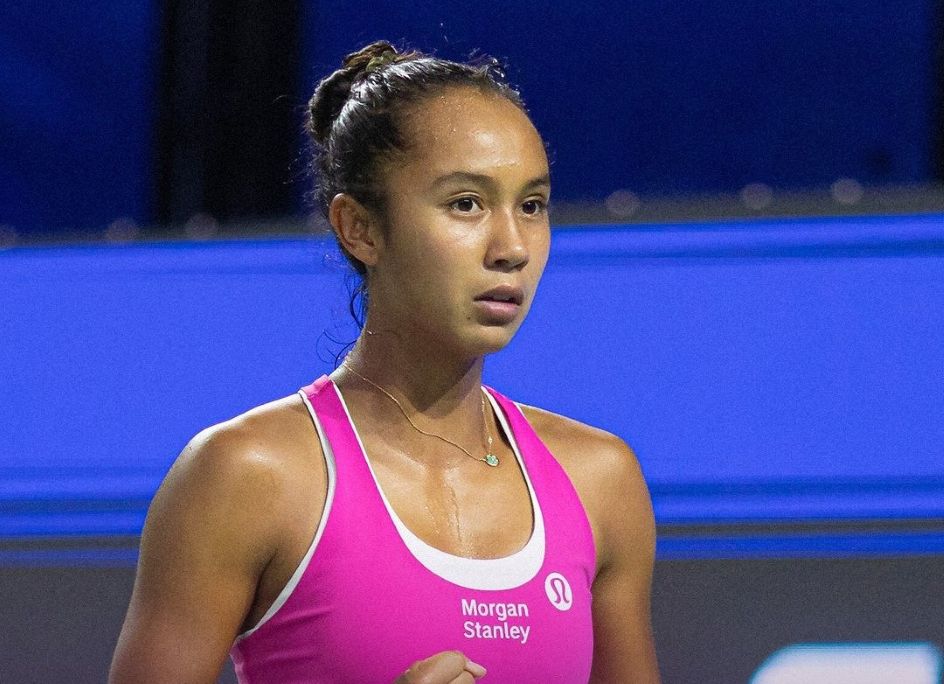 Leylah Fernandez supera Mirra Andreeva e garante vaga na semifinal em Singapura