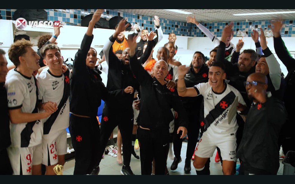 Liderança estrangeira impulsiona virada do Vasco sobre o Grêmio em Porto Alegre