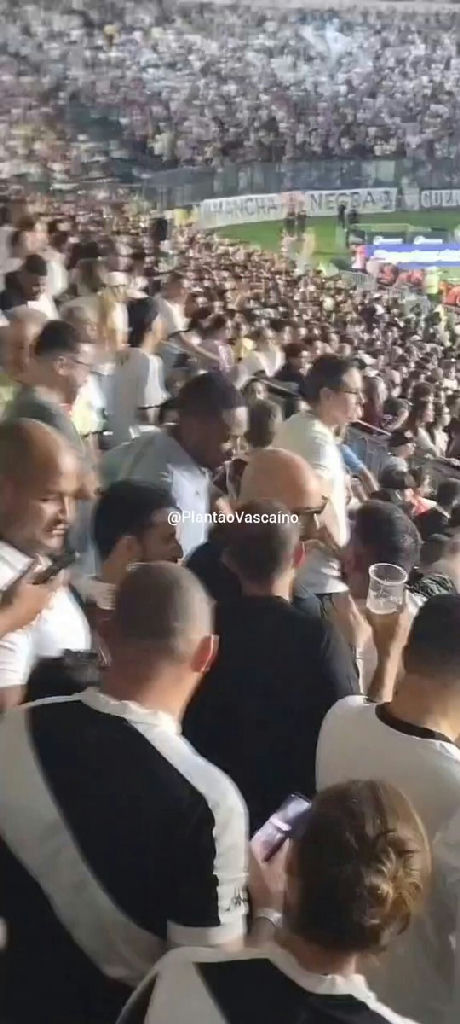Loide Augusto marca presença em São Januário para acompanhar duelo do Vasco