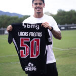 Lucas Freitas reafirma compromisso com o Vasco e celebra marca de 50 jogos
