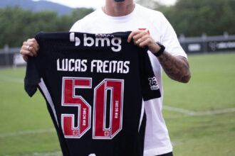 Lucas Freitas reafirma compromisso com o Vasco e celebra marca de 50 jogos