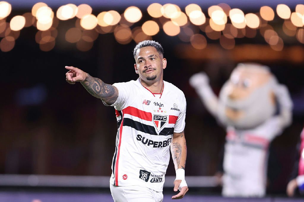 Luciano aborda atrasos salariais no São Paulo após eliminação na Sul-americana