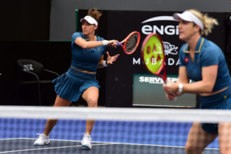 Luísa Stefani celebra vitória na estreia do SP Open em São Paulo