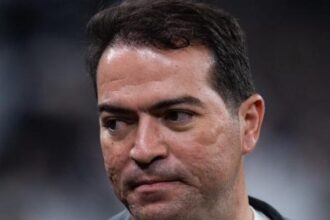 Marcelo Paz reafirma hierarquia e papel do presidente nas decisões do Corinthians
