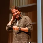 Marcelo Serrado revela superação de crises de pânico e reflexões sobre a carreira