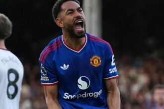 Matheus Cunha marca primeiro gol na Premier League e evita derrota do Manchester United