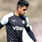Matheus Martins retorna ao Botafogo após negociação frustrada com Dínamo Moscou