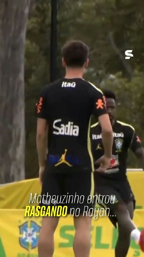 Matheuzinho protagoniza dividida forte com Rayan em treinamento da Seleção Brasileira