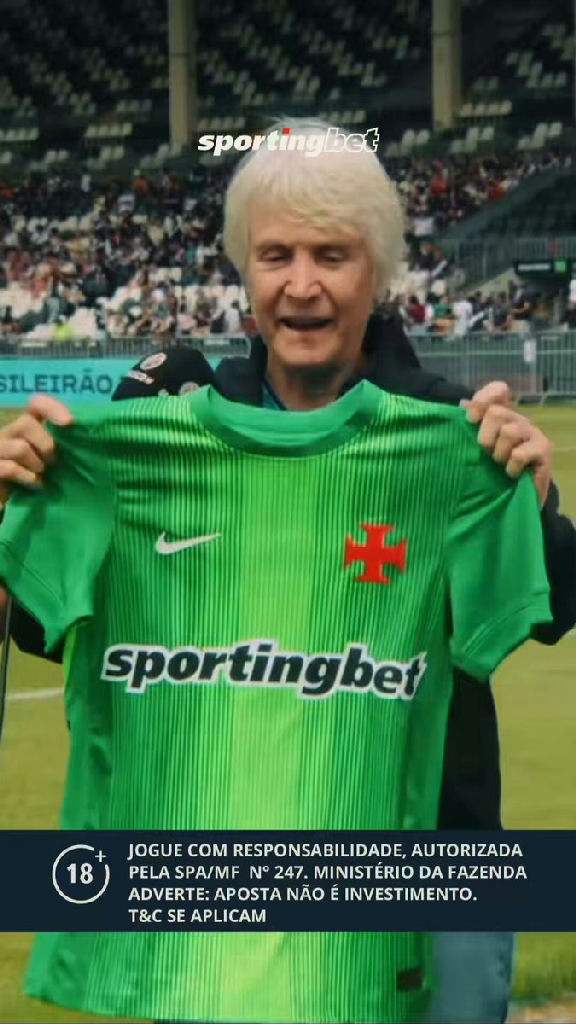 Meg, lenda do futebol feminino, recebe homenagem especial no estádio do Vasco