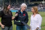 Meg recebe homenagem histórica em São Januário por sua trajetória no futebol