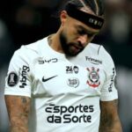 Memphis Depay ignora zona mista após eliminação e Corinthians pode ser multado