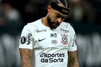Memphis Depay ignora zona mista após eliminação e Corinthians pode ser multado