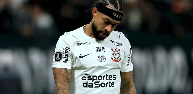 Memphis Depay ignora zona mista após eliminação e Corinthians pode ser multado