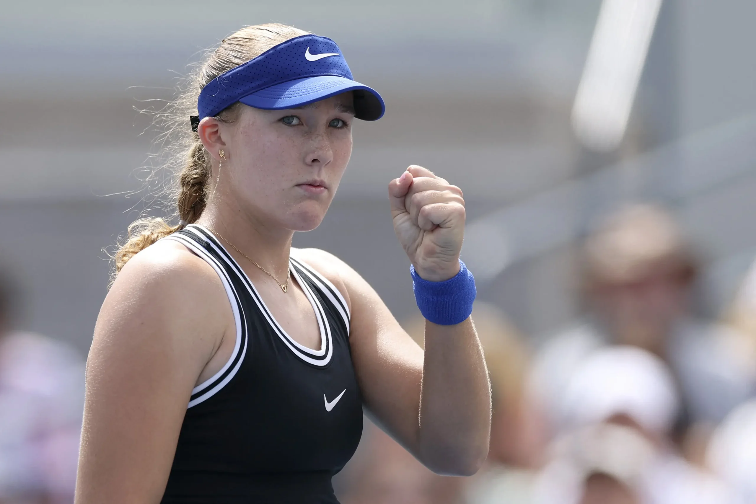 Mirra Andreeva alcança quartas de final do US Open em duelo marcado por lesão