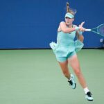 Mirra Andreeva avança com autoridade no US Open e encara duelo de jovens