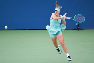 Mirra Andreeva avança com autoridade no US Open e encara duelo de jovens