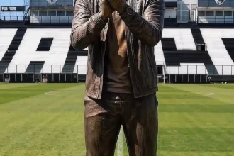Montagem digital projeta estátua de Pedro Emanuel em São Januário