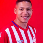 Náutico reforça elenco com a contratação do atacante Danielzinho