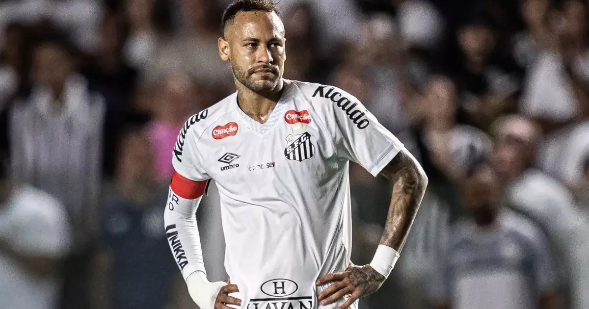 Neymar sofre lesão muscular e preocupa departamento médico do Santos