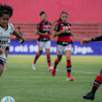 Nova lei estabelece metas para profissionalizar e proteger o futebol feminino visando a Copa 2027