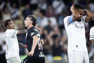 Nuno Moreira busca reencontrar seu futebol em momento decisivo no Vasco