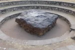 O mistério do meteorito Hoba: por que o maior fragmento espacial da Terra não criou uma cratera