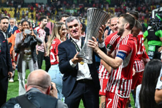 Olympiacos demite José Mendilibar após conquista histórica na Conference League