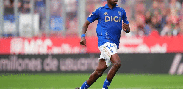 Ovie Ejaria utiliza Linkedin para anunciar busca por novo clube no futebol