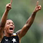 Palmeiras planeja nova investida por Danilo em janeiro apesar de atrito com Botafogo