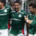 Palmeiras vence São Paulo e assume liderança provisória do Brasileirão