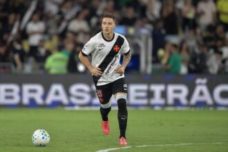 Pedro Emanuel avalia estreia de Bruno Duarte e aponta falta de entrosamento no Vasco