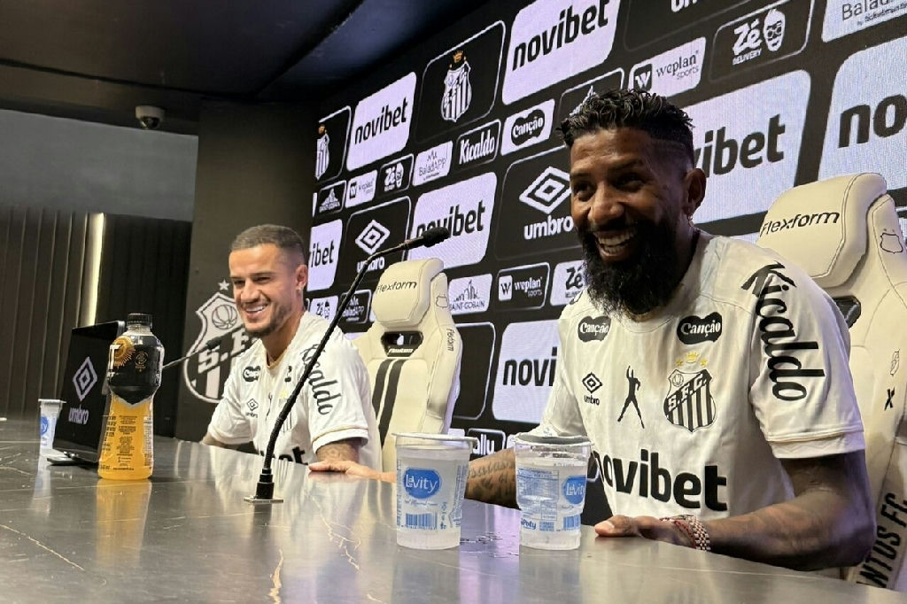 Philippe Coutinho é apresentado no Santos e detalha bastidores da negociação