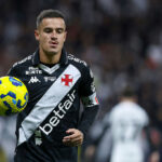 Philippe Coutinho realiza exames médicos e encaminha acerto com o Santos