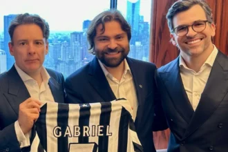 Presidente do Botafogo avalia janela de transferências e confirma permanência de Bellão