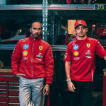 Pressão de Hamilton sobre Leclerc gera questionamentos na Ferrari