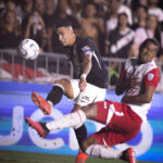 Puma Rodríguez alcança marca expressiva em assistência pelo Vasco